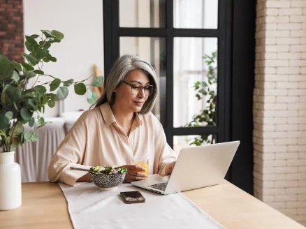 Executive Coaching - woman on laptop